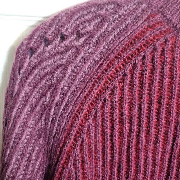 Love Ellie NWOT Women's Sweater XL Two-Toned Purple Red Crewneck Winter - Picture 8 of 9